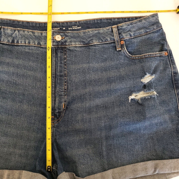 OLD NAVY Women SIZE 26 High Waist O.G. Straight Distress Jean Cuff Shorts - Picture 9 of 11